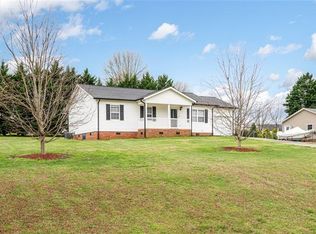 2431 Side Ln, Conover, NC 28613