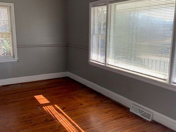 5th image of 423 Charles Ave