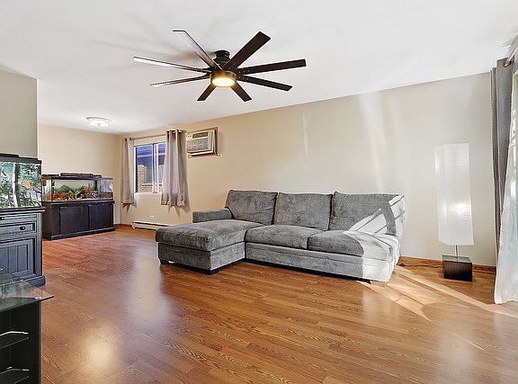 4th image of 6628 W 64th Pl APT 3E