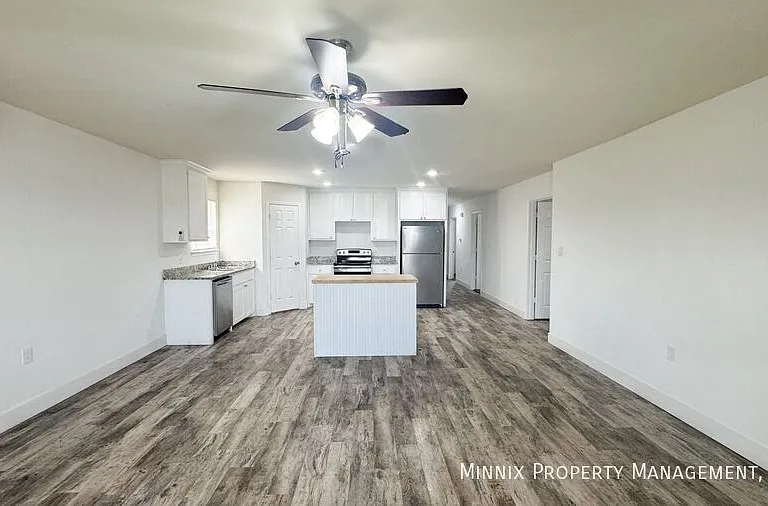 1519 E 14th St — Photo 11