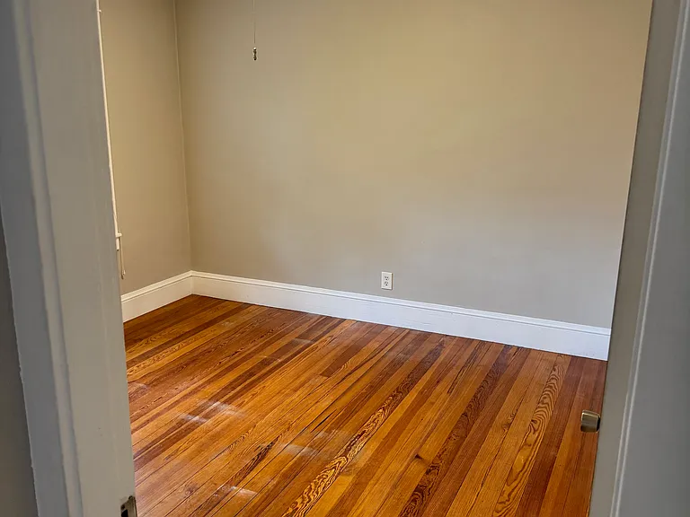 120-122 Powell Ave #2 — Photo 5