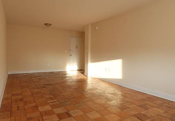 3rd image of 26 Ebbitts St APT 5W