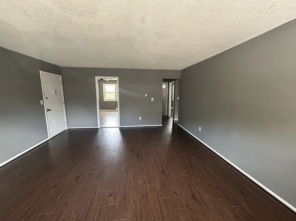 111 Litchfield Pines Dr APT D, Leominster, MA 01453