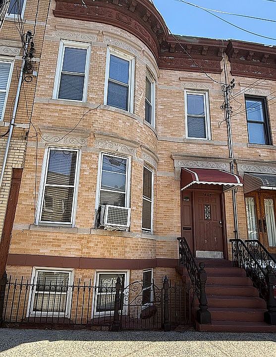 1st image of 7405 62nd St