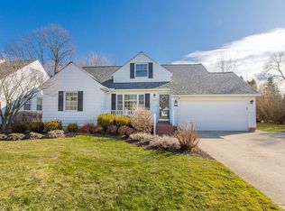 1353 Beaconfield Rd, Lyndhurst, OH 44124