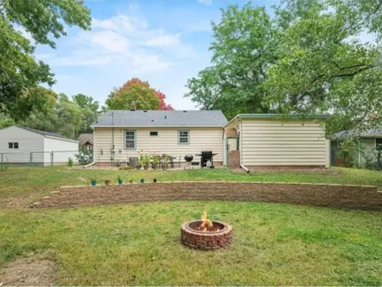 533 Birch St — Photo 4
