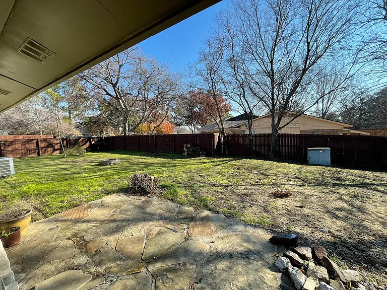401 Village Dr — Photo 13