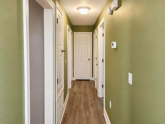 4th image of 100 Northwood Dr