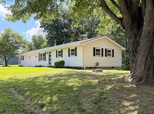 9394 E Nees Ave, Effingham, IL 62401