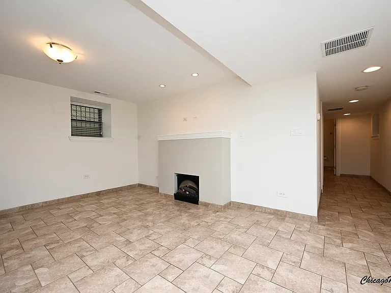 18 W Chestnut St #BR — Photo 3