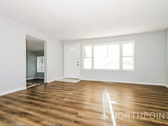 2nd image of 6106 N Charlotte St