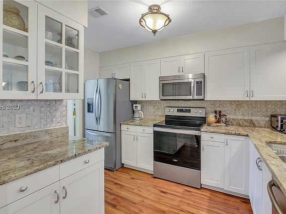 5th image of 100 Colonnade Dr #172