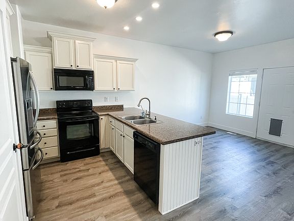 5th image of 1574 N Venetian Way