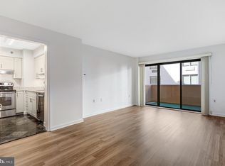 Woodbury Heights Condo, Arlington, VA 22201