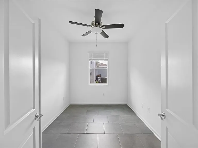 363 Loch Ct — Photo 7