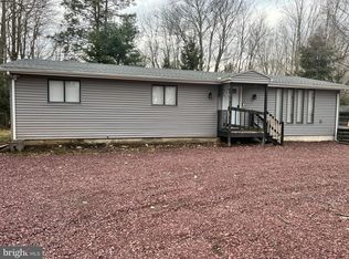 400 Lake Rd, Tobyhanna, PA 18466