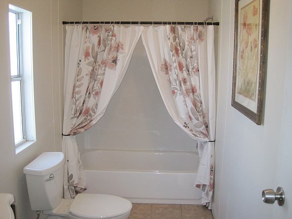 5th image of 623 Silver Ln