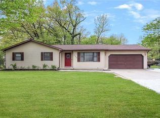 2306 Stoner Dr W, Charleston, IL 61920