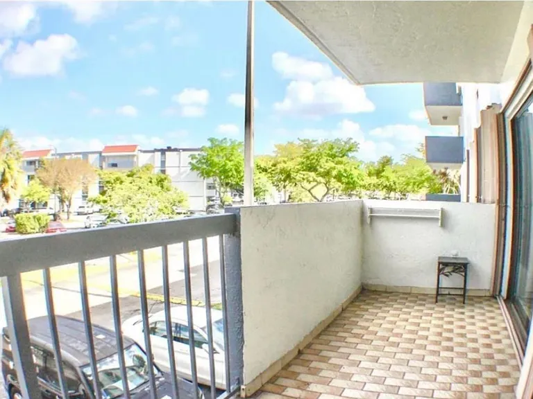 5800 SW 127th Ave #2208 — Photo 9