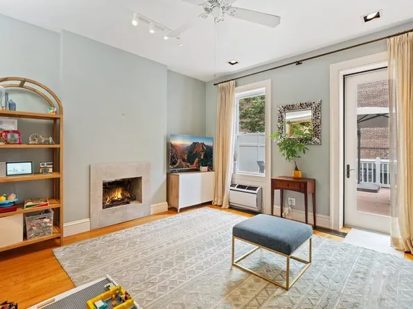 65 Van Reipen Avenue image 3 of 28