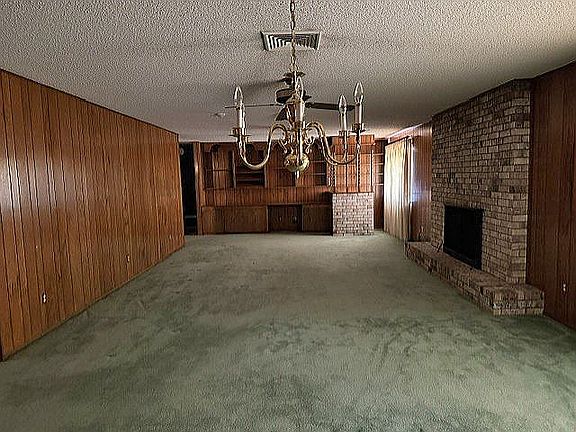 Living room North end