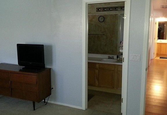3rd image of 10790 W Cambridge Ave
