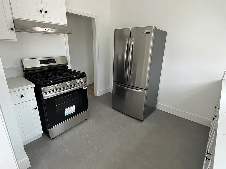 1044 N Townsend Ave #1/2 — Photo 1