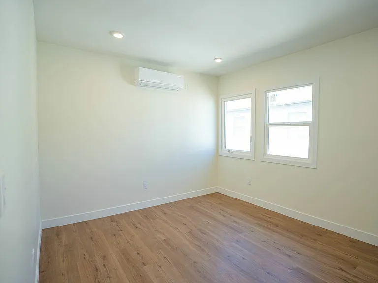 1038 S Westmoreland Ave #2 — Photo 6