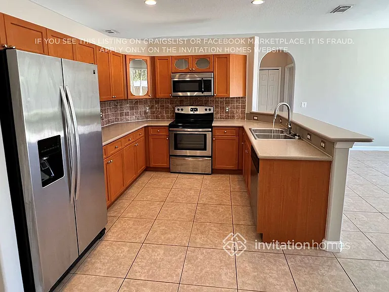 1738 SW Haylake Ave — Photo 9