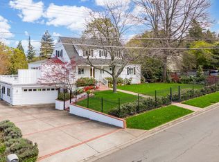 876 Walker Ave, Ashland, OR 97520