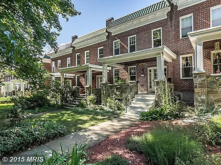 2920 Wyman Pkwy — Photo 1