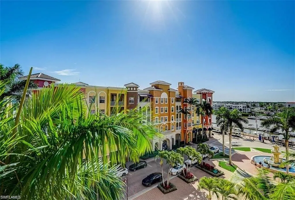 1 bed, 1.5 bath, 1126 sqft, $7,995 — Photo 2