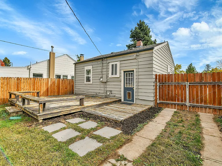 2245 S Franklin St — Photo 42