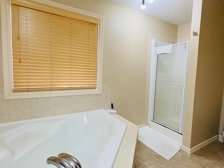 4609 163a Ave NW — Photo 17