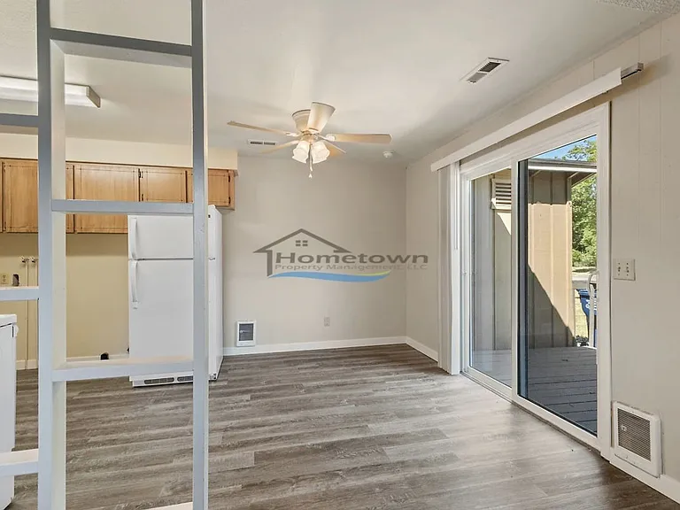 342 W Davidson Ave — Photo 8