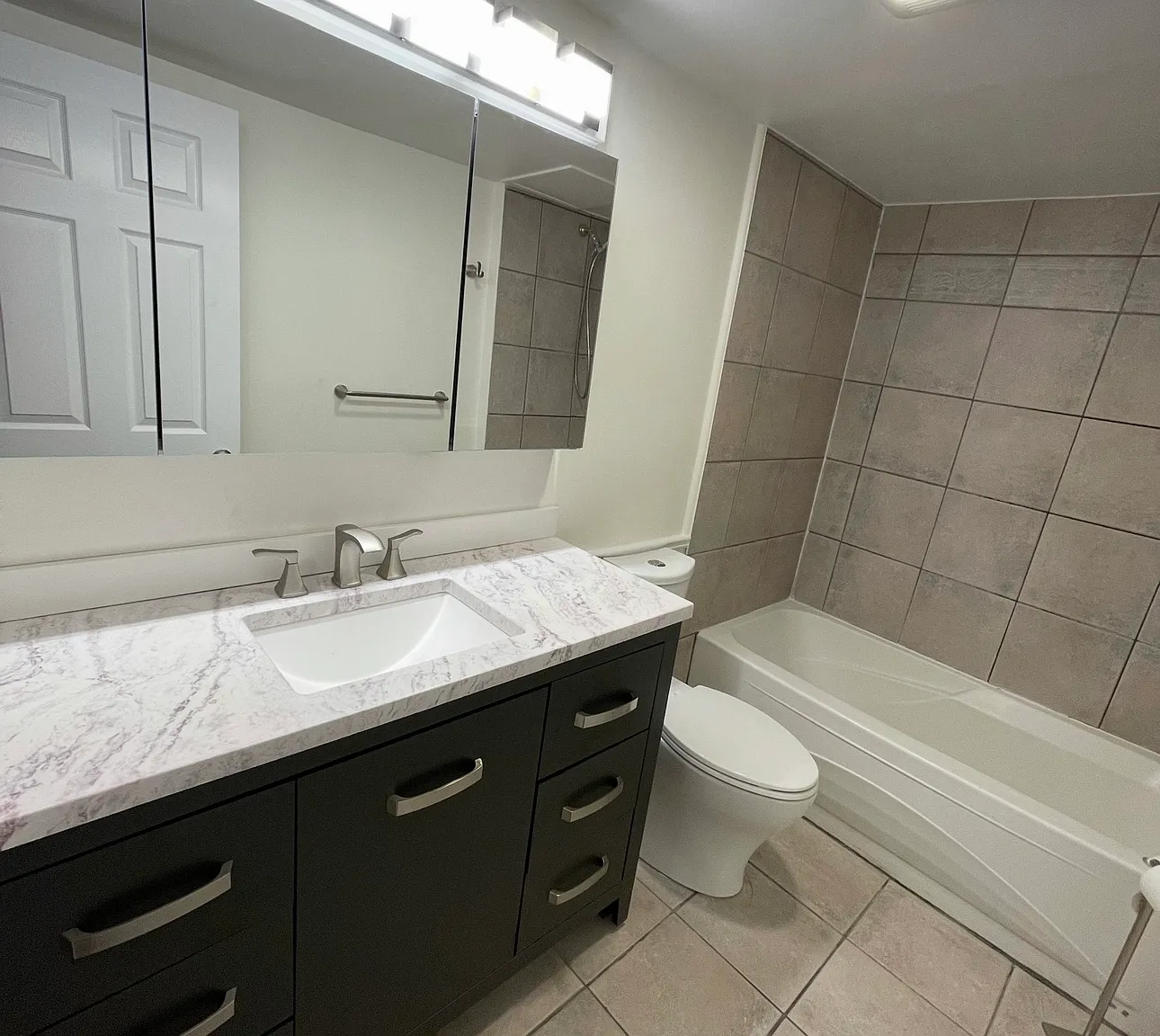 NE 140th St, Kirkland — Photo 4