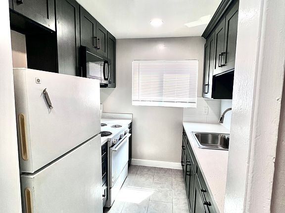 4th image of 431 Corte Arango APT 1
