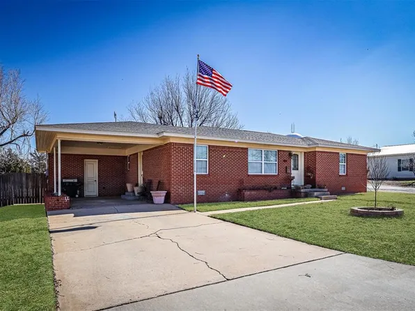 404 N Bryan Ave, Mangum, OK 73554