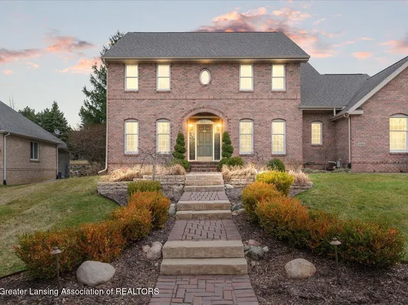 2120 Walmar Dr, Lansing, MI 48917