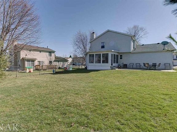 3rd image of 2728 Arrowhead Dr
