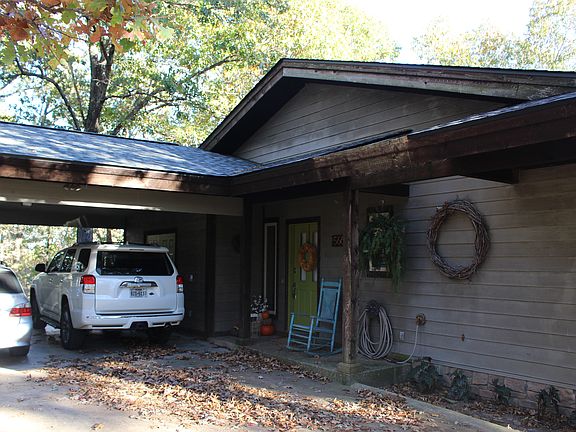3rd image of 15667 Cypress Ln