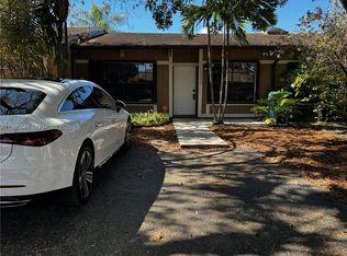 13640 SW 102nd Ln, Miami, FL 33186