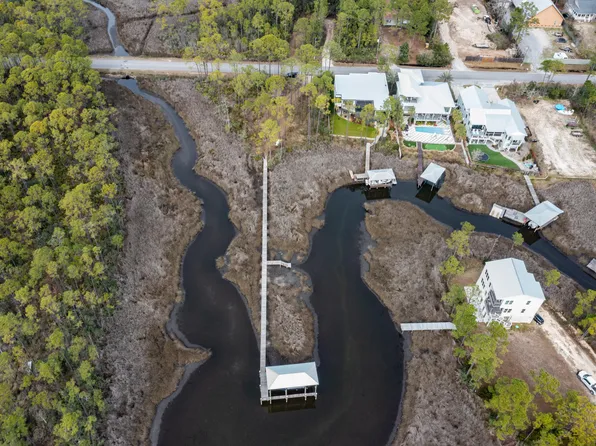 205 W Nursery Rd, Pt Washington, FL 32459