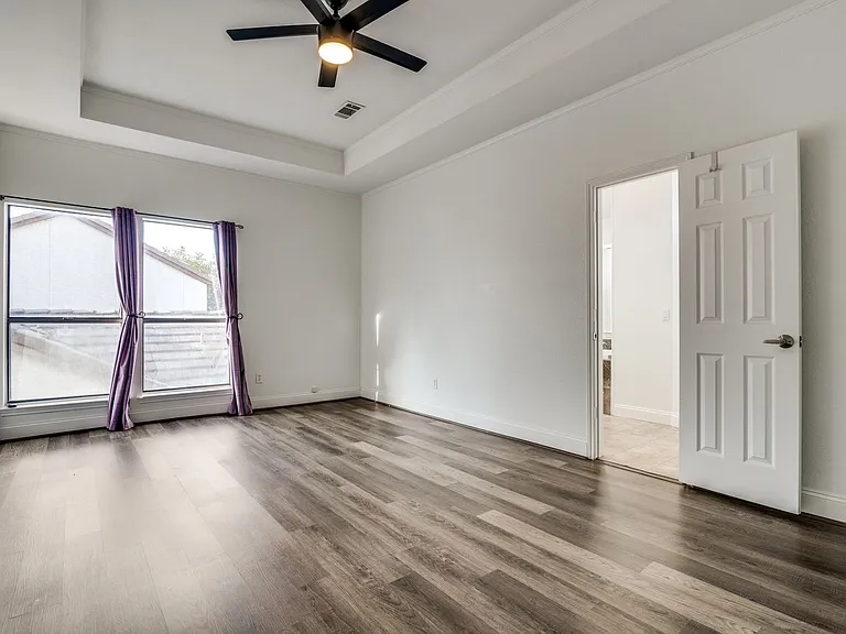 17018 Planters Row — Photo 15