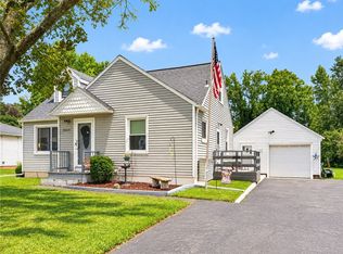 2054 Maiden Ln, Rochester, NY 14626