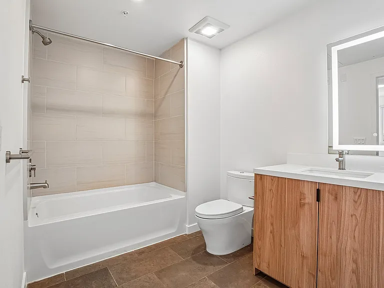 689 S Catalina — Photo 46
