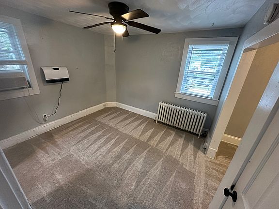 3rd image of 4804 Gosnold Ave APT 8