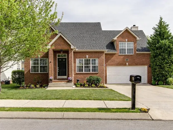 1311 Chapmans Retreat Dr, Spring Hill, TN 37174