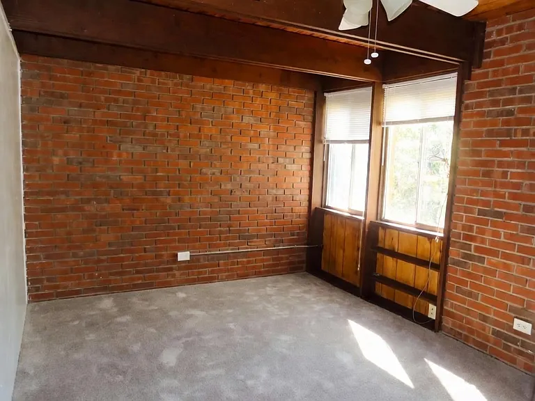 220 Belmont Rd — Photo 13