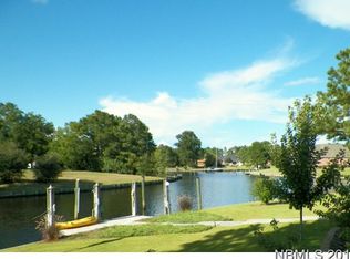 6101 Cutlass Ct, New Bern, NC 28560